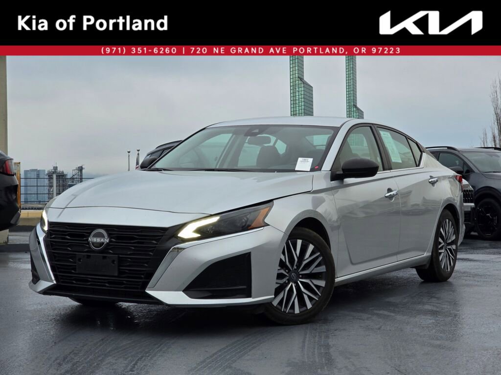 Used 2024 Nissan Altima 2.5 SV