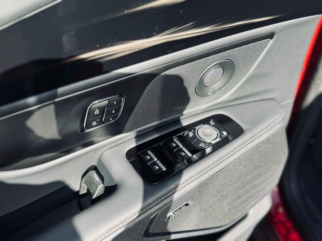 New 2026 Lincoln Nautilus Reserve w/ Jet Appearance Package image 12