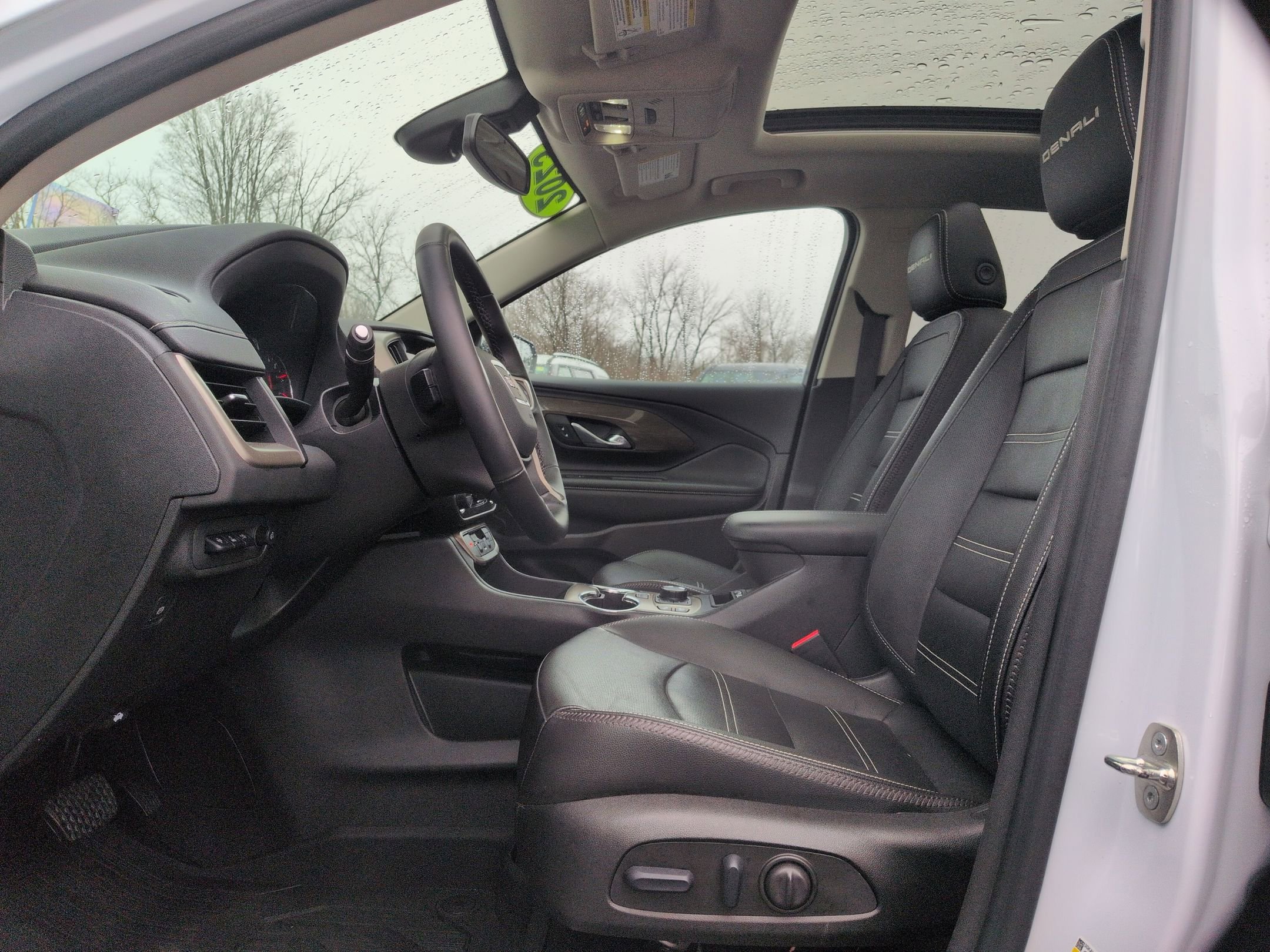 Used 2023 GMC Terrain Denali w/ Denali Premium Package image 12