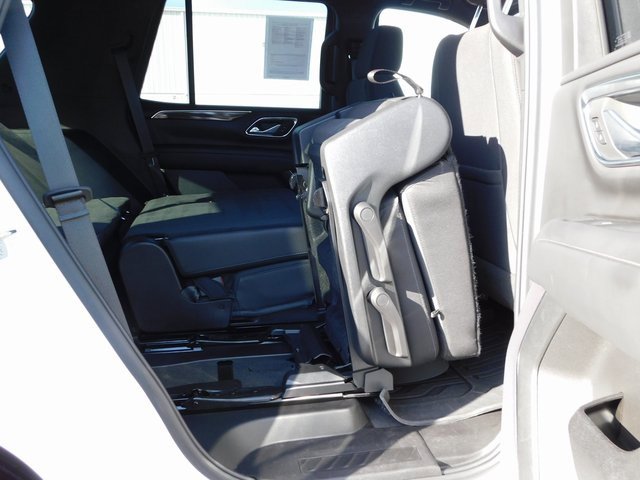 Used 2024 GMC Yukon SLE image 32