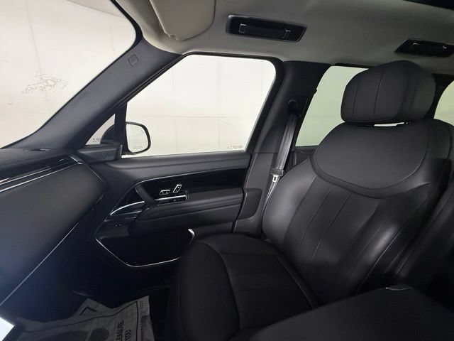 Used 2025 Land Rover Range Rover SE AWD/4WD image 21