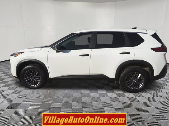 Used 2023 Nissan Rogue S AWD/4WD image 11
