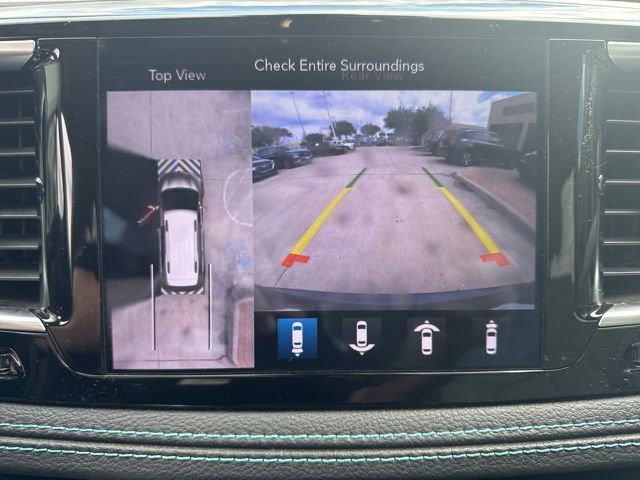 Used 2020 Chrysler Pacifica Limited w/ Advanced Safetytec Group FWD image 8