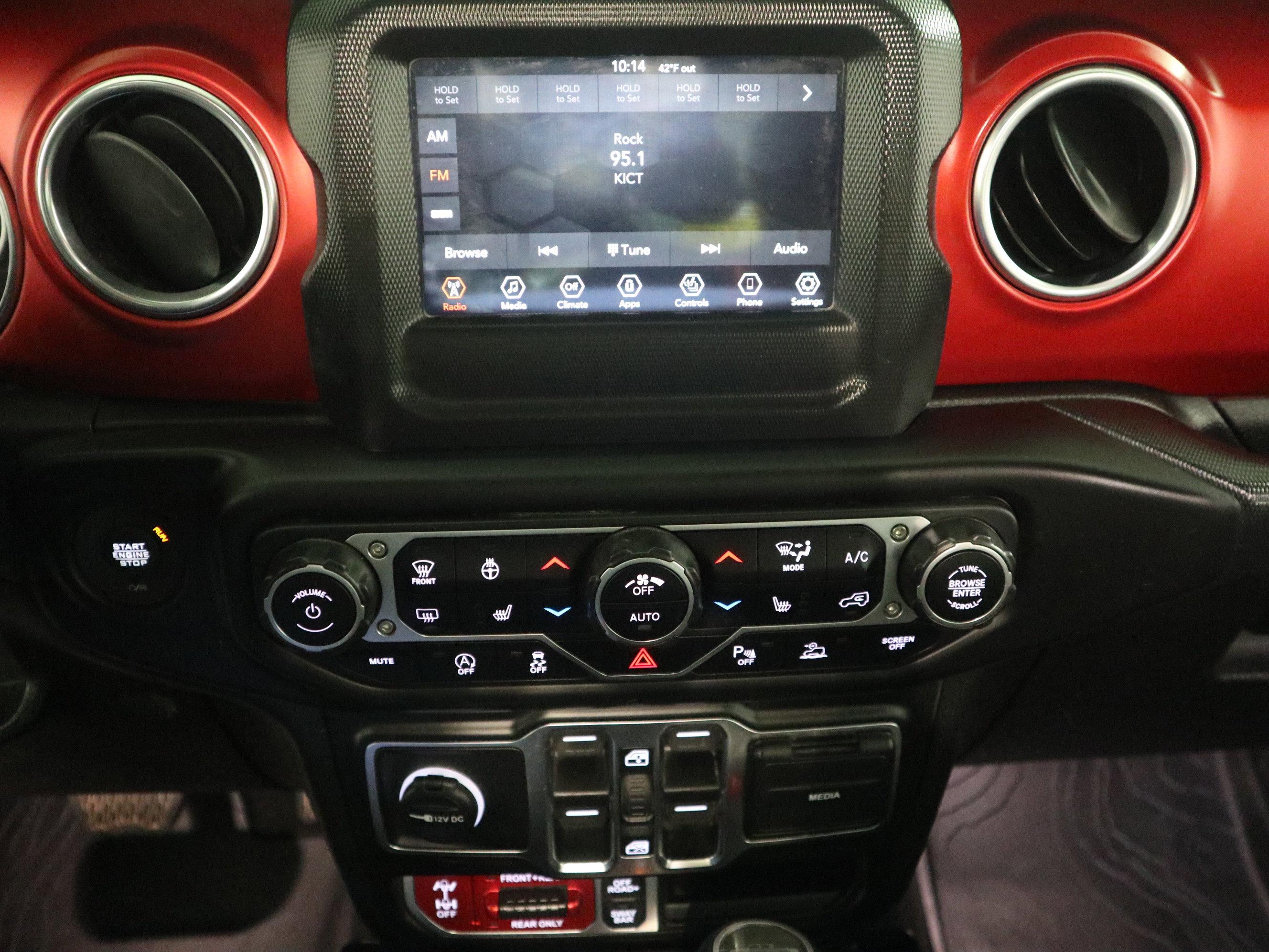 Used 2021 Jeep Gladiator Rubicon w/ Cold Weather Group image 23