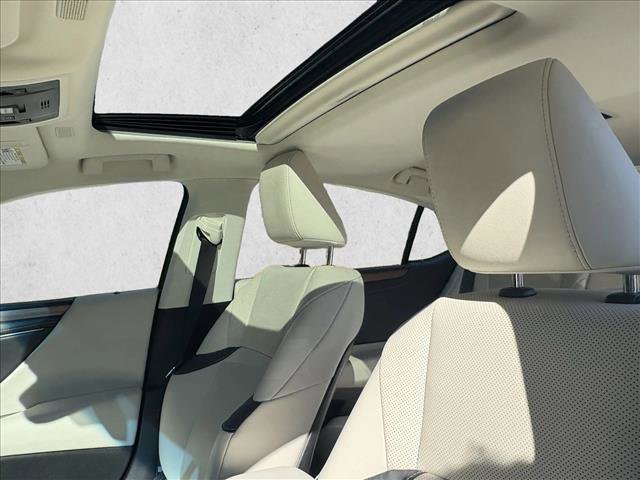 Used 2024 Lexus ES 300h w/ Premium Package image 11