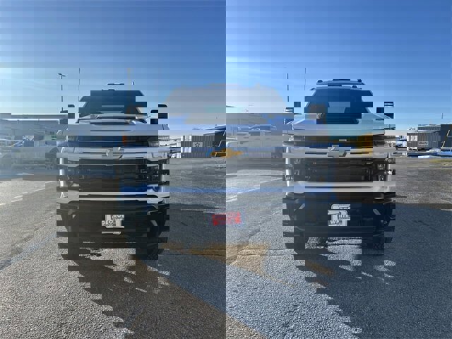 Used 2025 Chevrolet Silverado 2500 Custom w/ Custom Value Package image 9