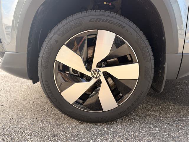 Used 2023 Volkswagen Taos S image 9