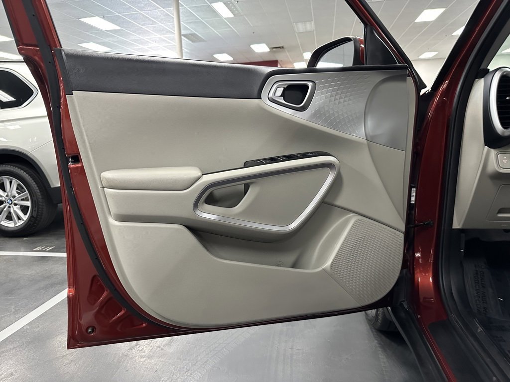 Used 2020 Kia Soul LX image 13