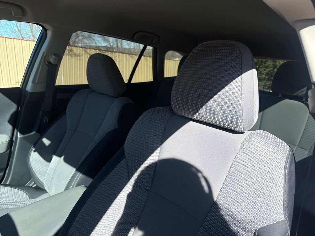 Used 2023 Subaru Outback Premium image 11