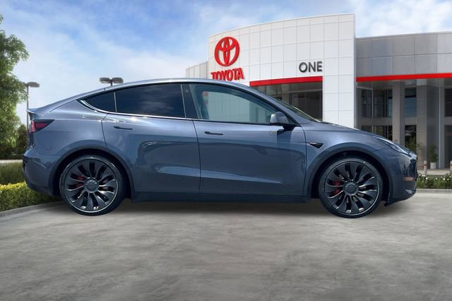 Used 2022 Tesla Model Y Performance AWD/4WD image 3