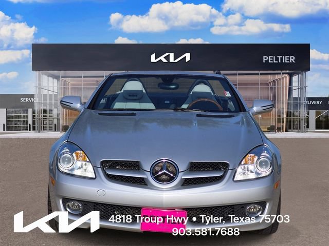 Used 2010 Mercedes-Benz SLK 300 image 2