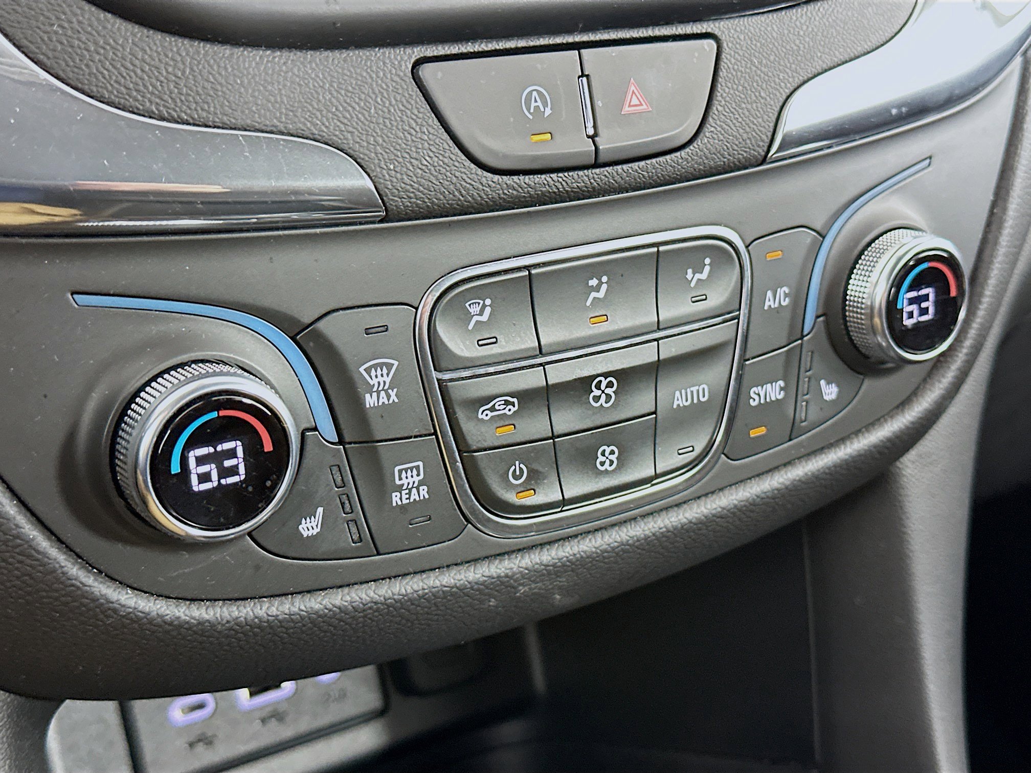 Used 2023 Chevrolet Equinox LT image 23