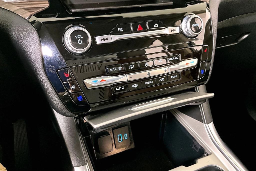 Used 2021 Ford Explorer Limited w/ Equipment Group 301A image 34