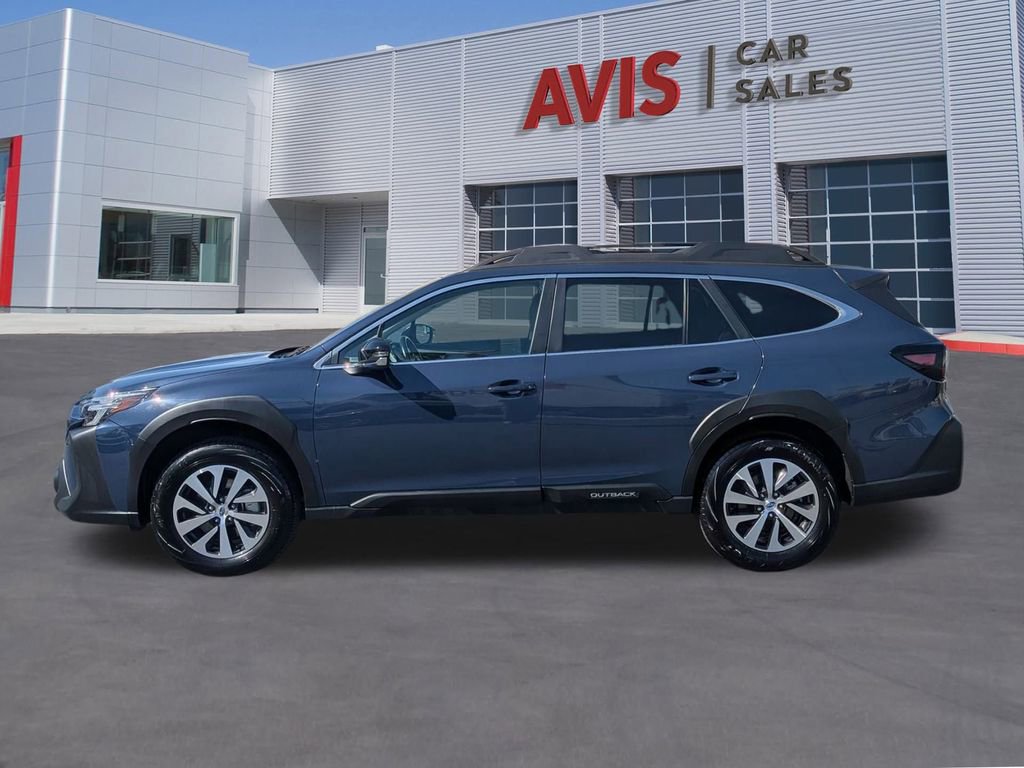 Used 2025 Subaru Outback Premium image 11