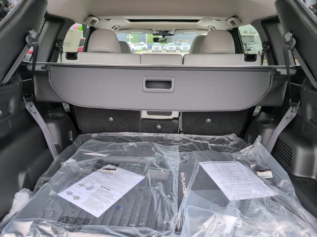 New 2026 Mitsubishi Outlander SE AWD/4WD image 10