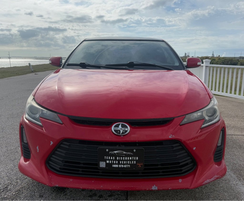 Used 2016 Scion tC image 2