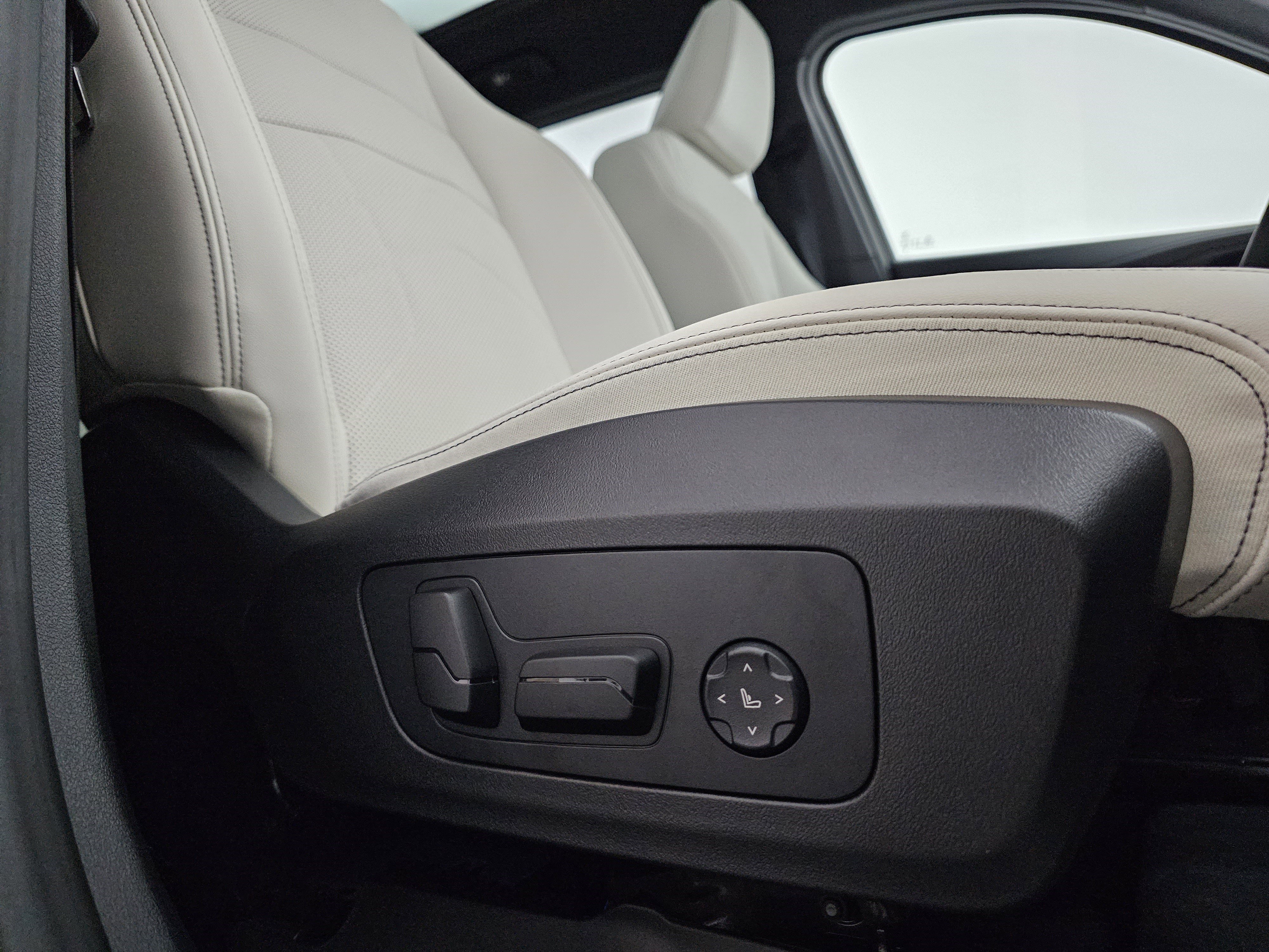 Used 2026 BMW X1 xDrive28i w/ Convenience Package image 18