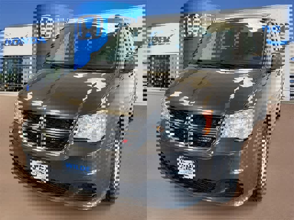 Used 2015 Dodge Grand Caravan SXT w/ UConnect Hands-Free Group image 4