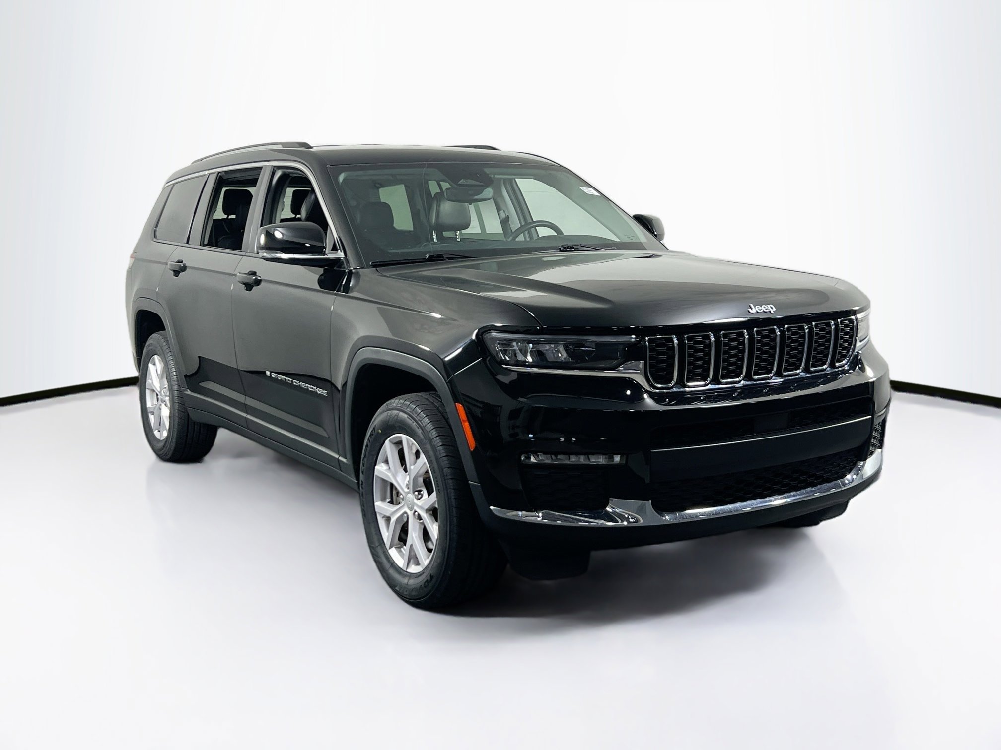 Used 2022 Jeep Grand Cherokee L Limited image 3
