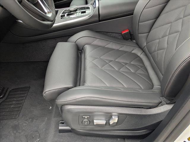 Used 2026 BMW X5 xDrive40i w/ Parking Assistance Package AWD/4WD image 4