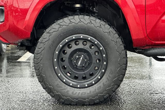 Certified 2020 Toyota Tacoma SR5 w/ Technology Package image 29