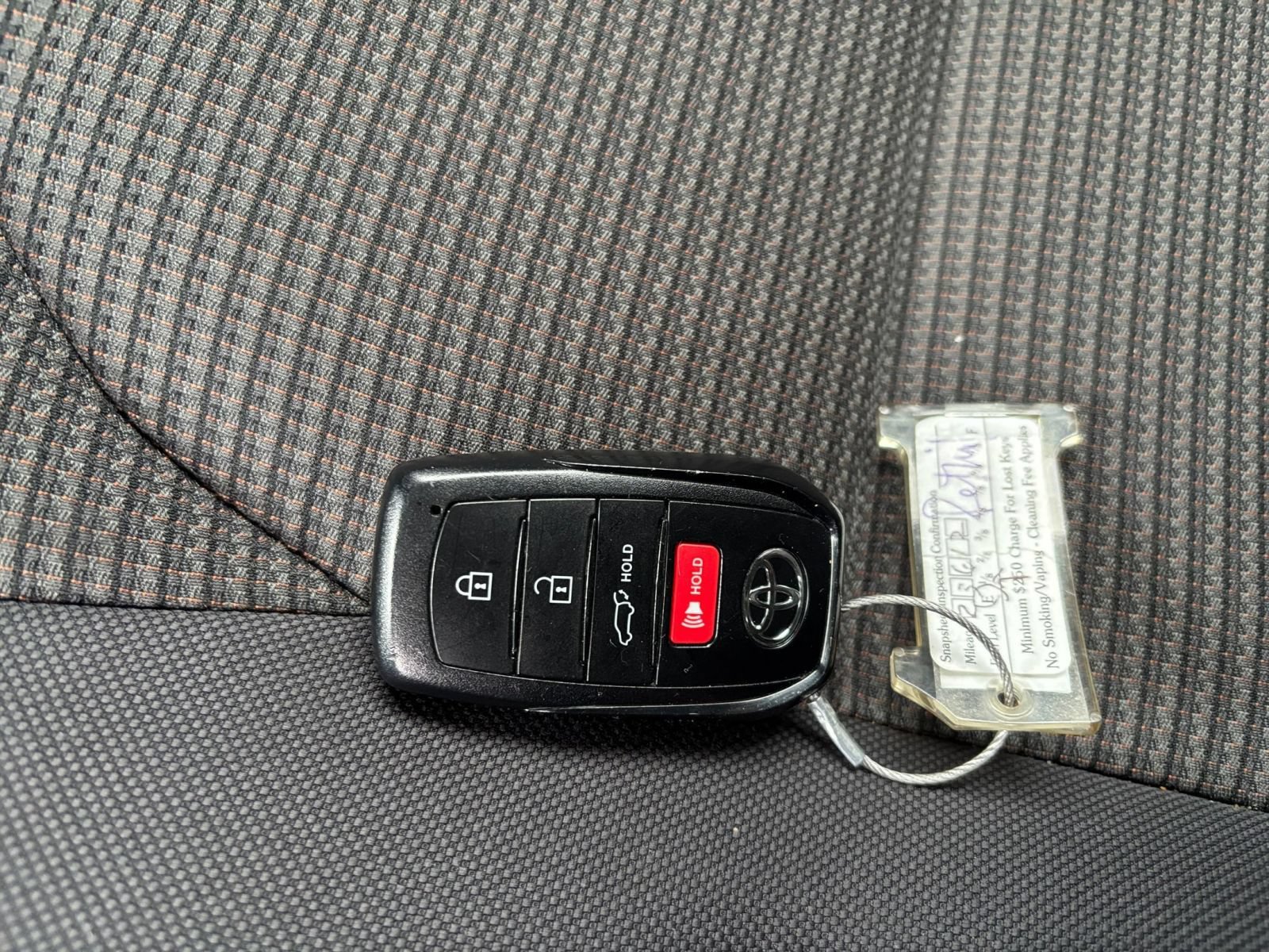Used 2025 Toyota Highlander LE FWD image 19