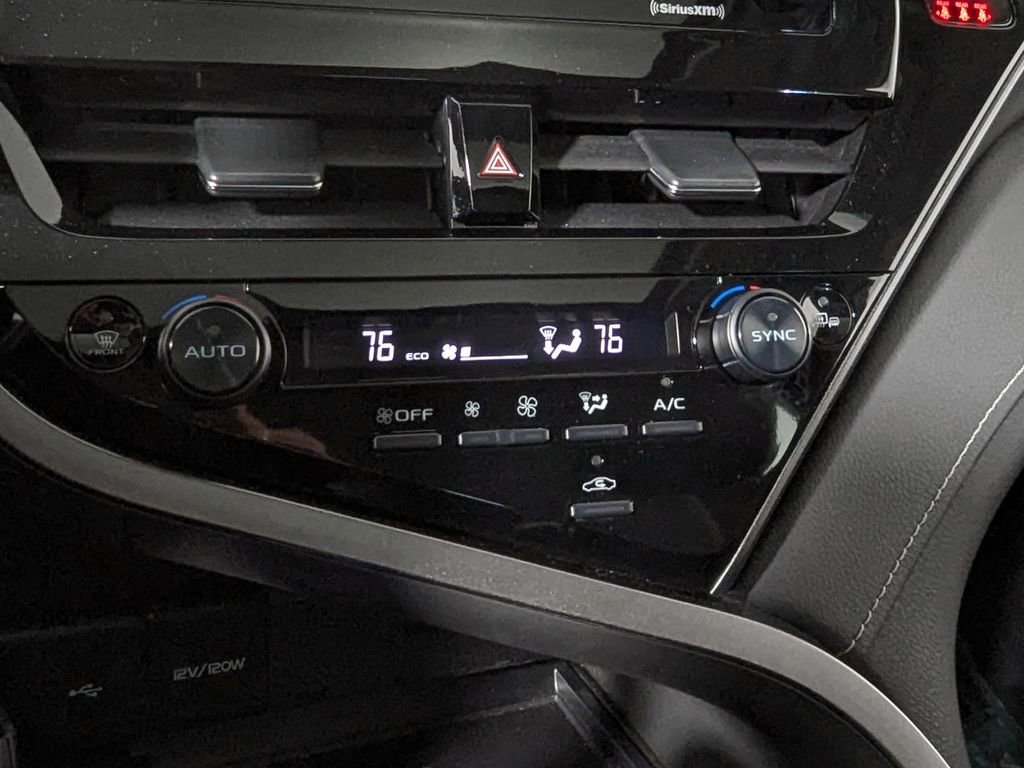 Used 2022 Toyota Camry SE image 18