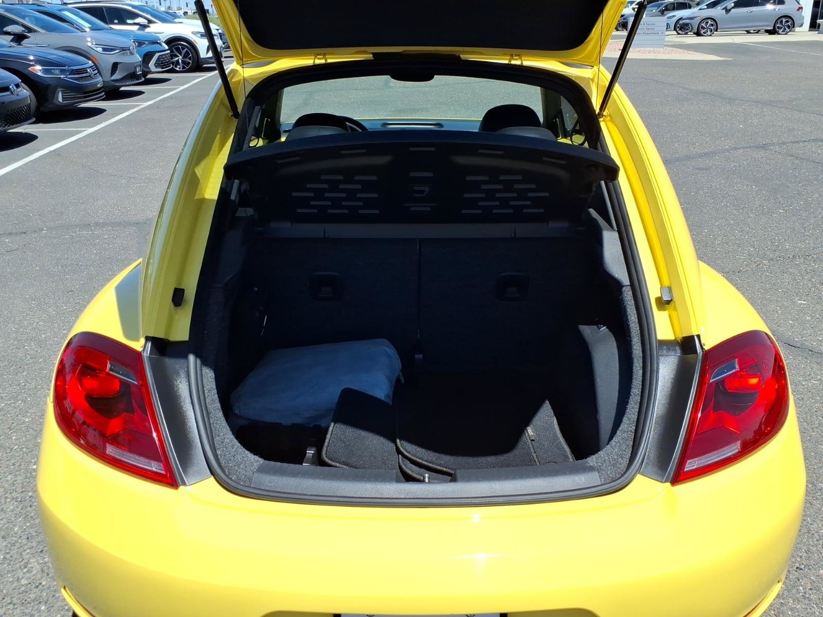 Used 2012 Volkswagen Beetle 2.5 FWD image 16