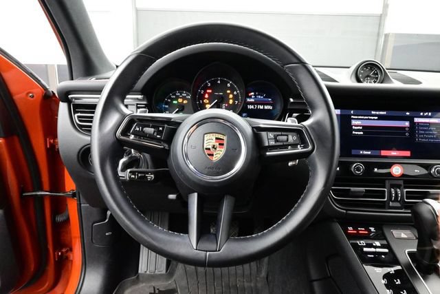 Certified 2023 Porsche Macan AWD/4WD image 8