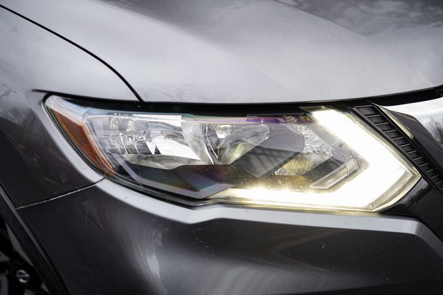 Used 2020 Nissan Rogue SL FWD image 13