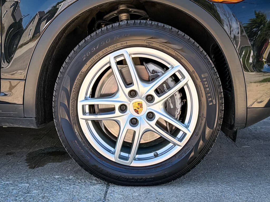 Used 2014 Porsche Cayenne Diesel AWD/4WD image 15