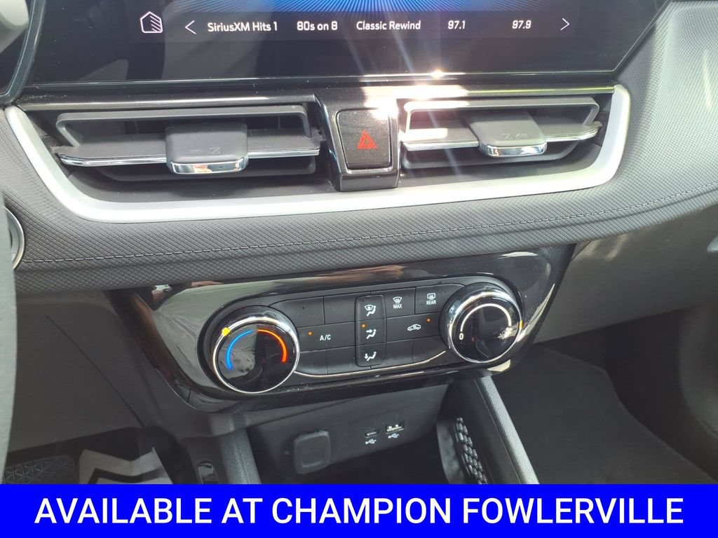 Used 2025 Chevrolet TrailBlazer LT AWD/4WD image 21
