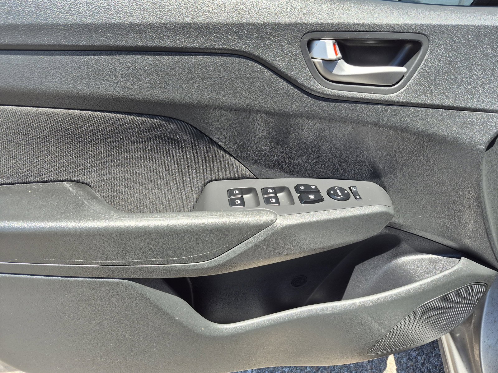 Used 2021 Hyundai Accent SEL FWD image 14