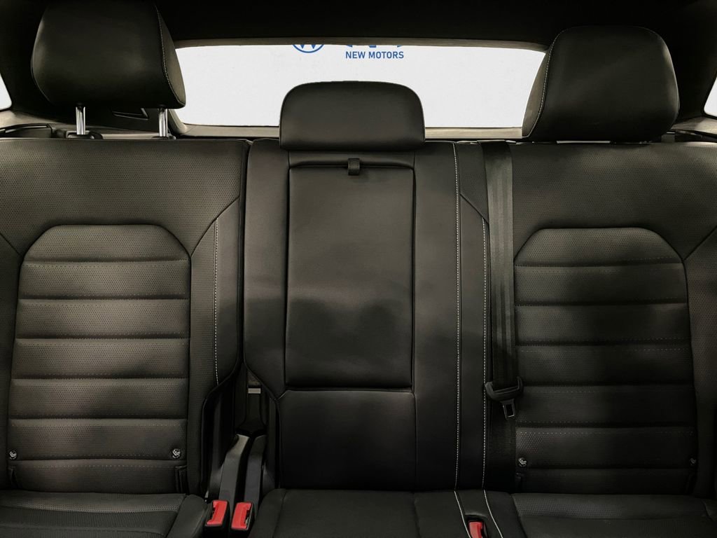 Used 2020 Volkswagen Atlas Cross Sport SEL Premium image 13