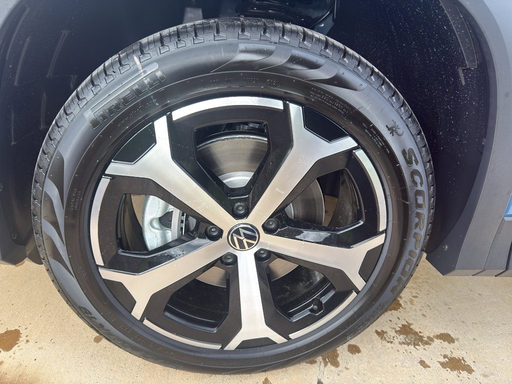 New 2026 Volkswagen Tiguan SE image 16