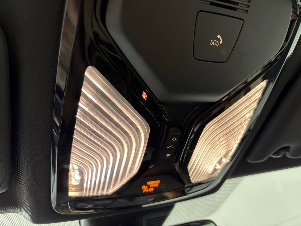 Used 2022 BMW 330i xDrive Sedan w/ Driving Assistance Package image 34