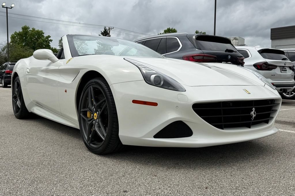 Used 2015 Ferrari California T RWD image 12