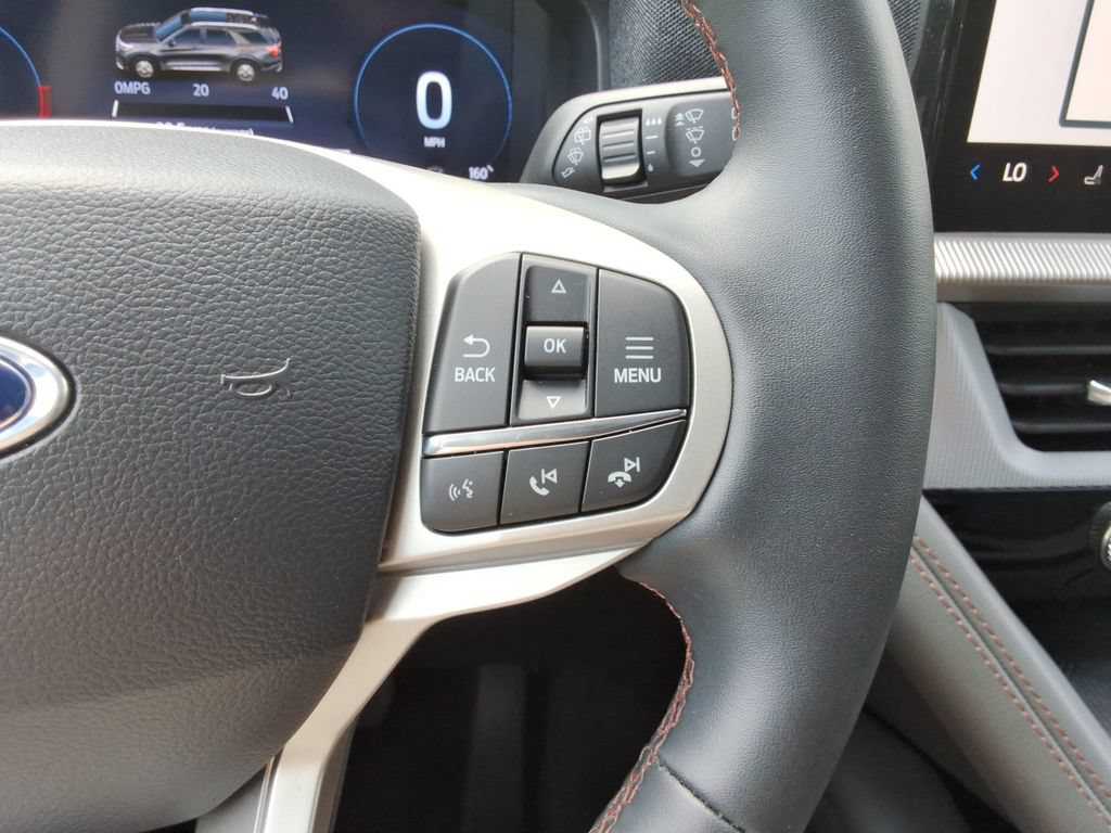 Used 2025 Ford Explorer Active RWD image 26