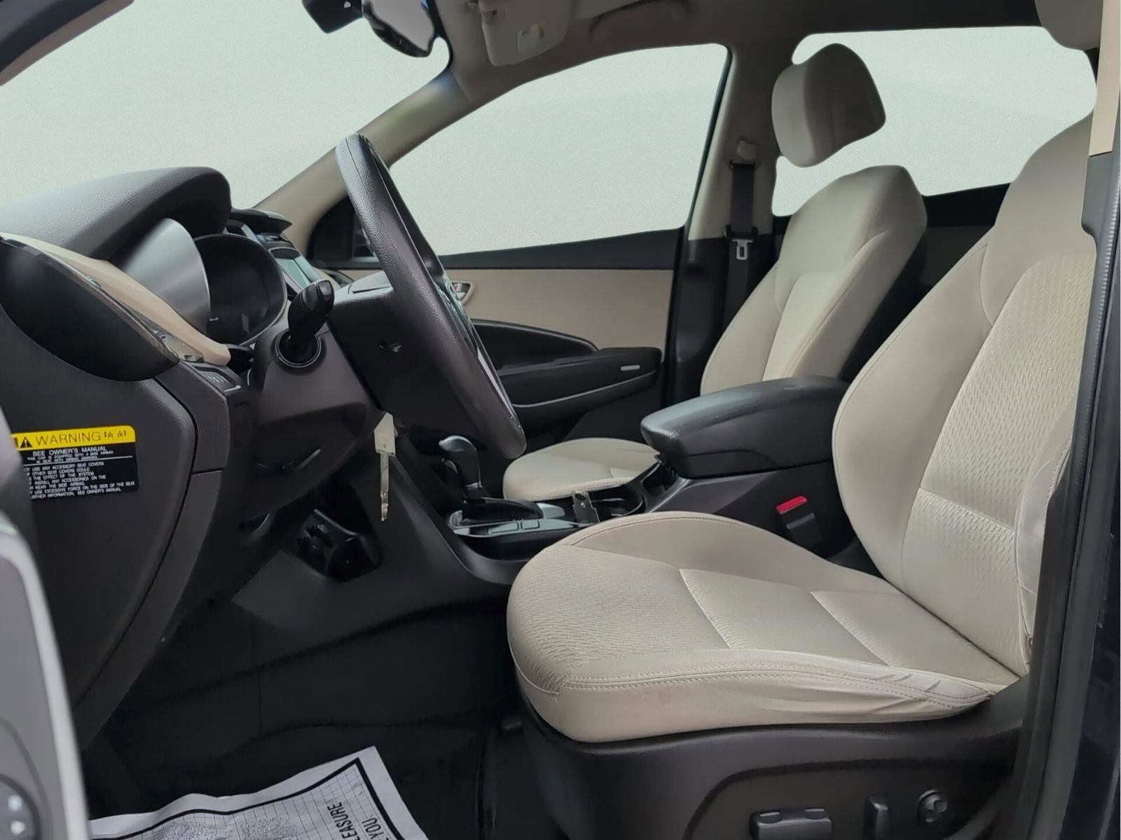 Used 2017 Hyundai Santa Fe SE image 30