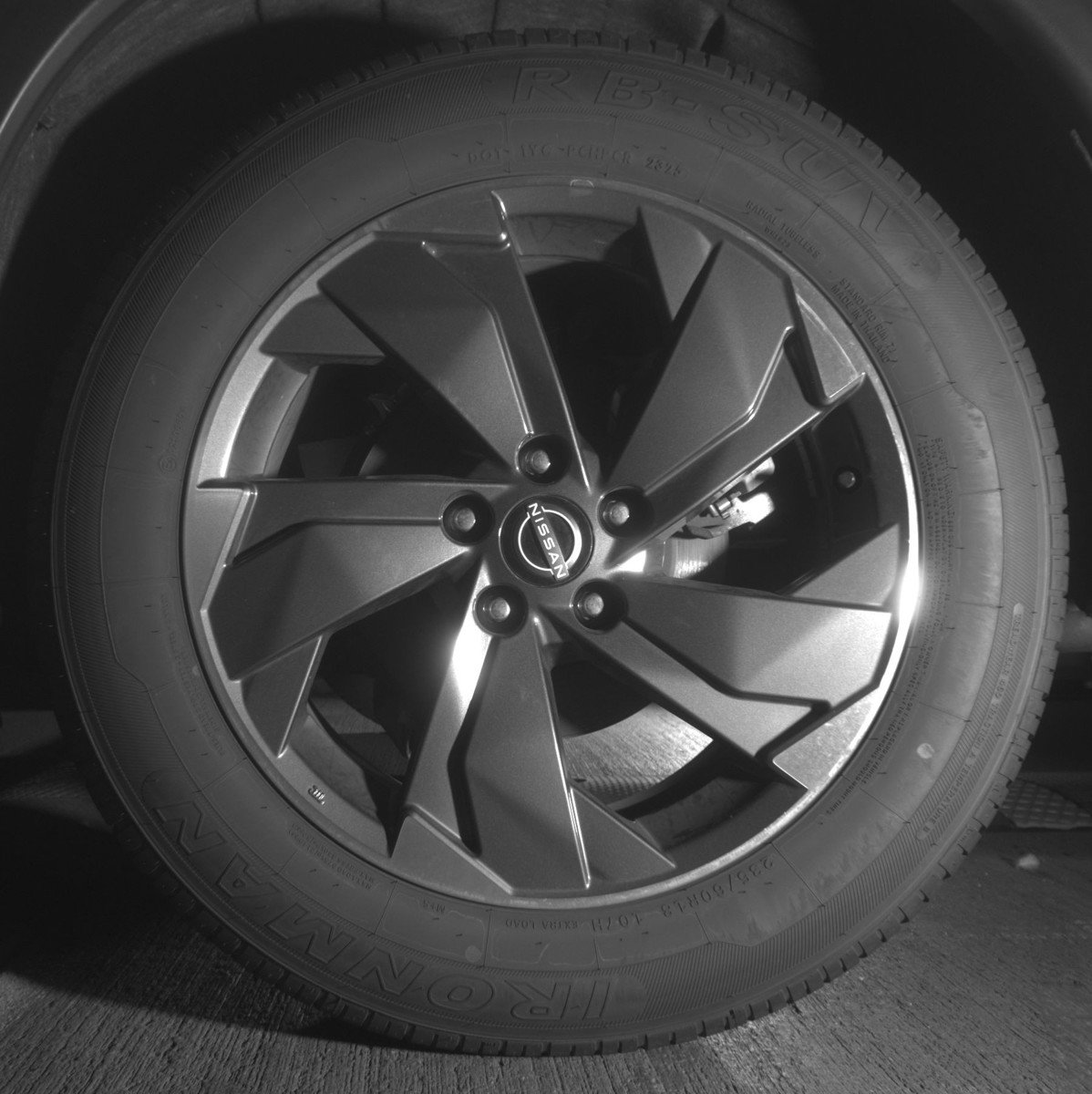 Used 2025 Nissan Rogue SV FWD image 14