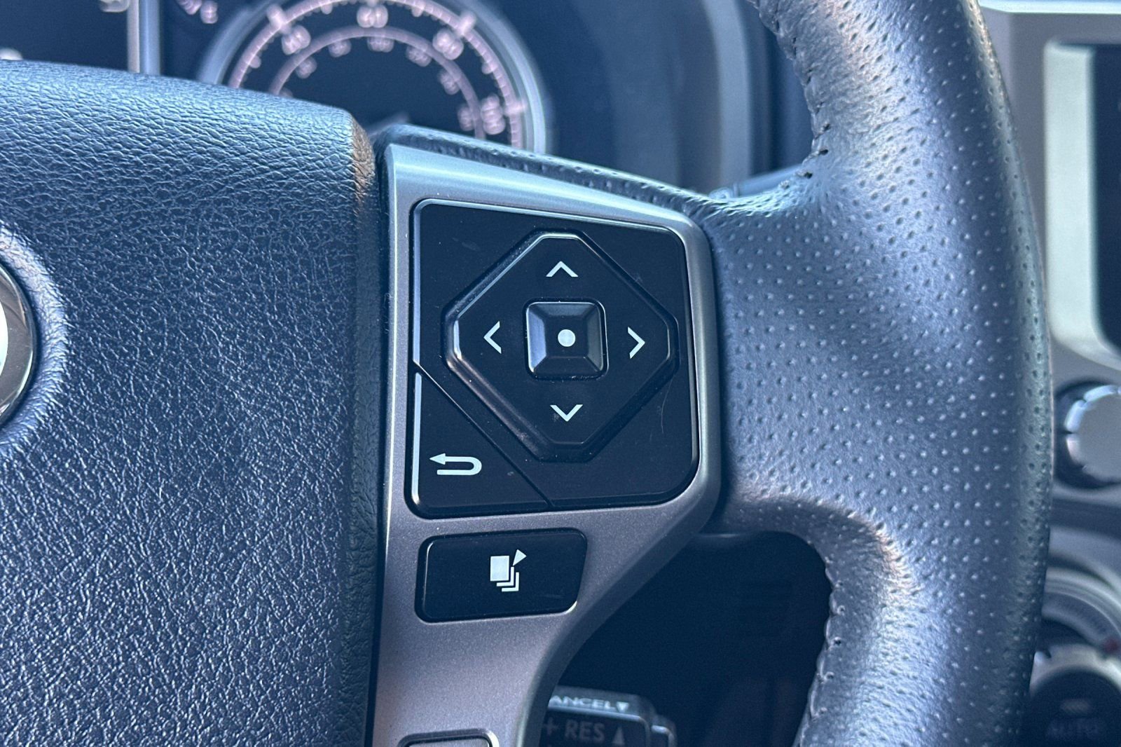 Used 2022 Toyota 4Runner Limited image 30