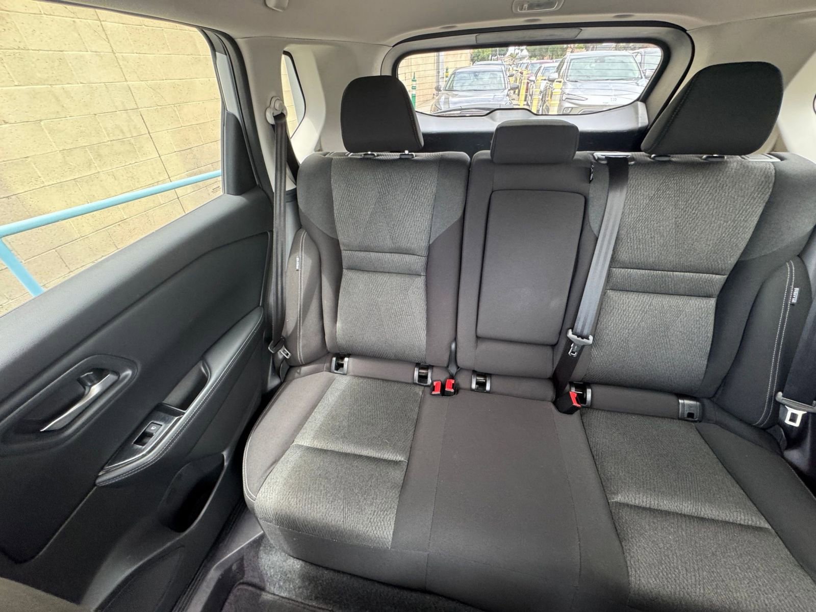 Used 2025 Nissan Rogue SV FWD image 41