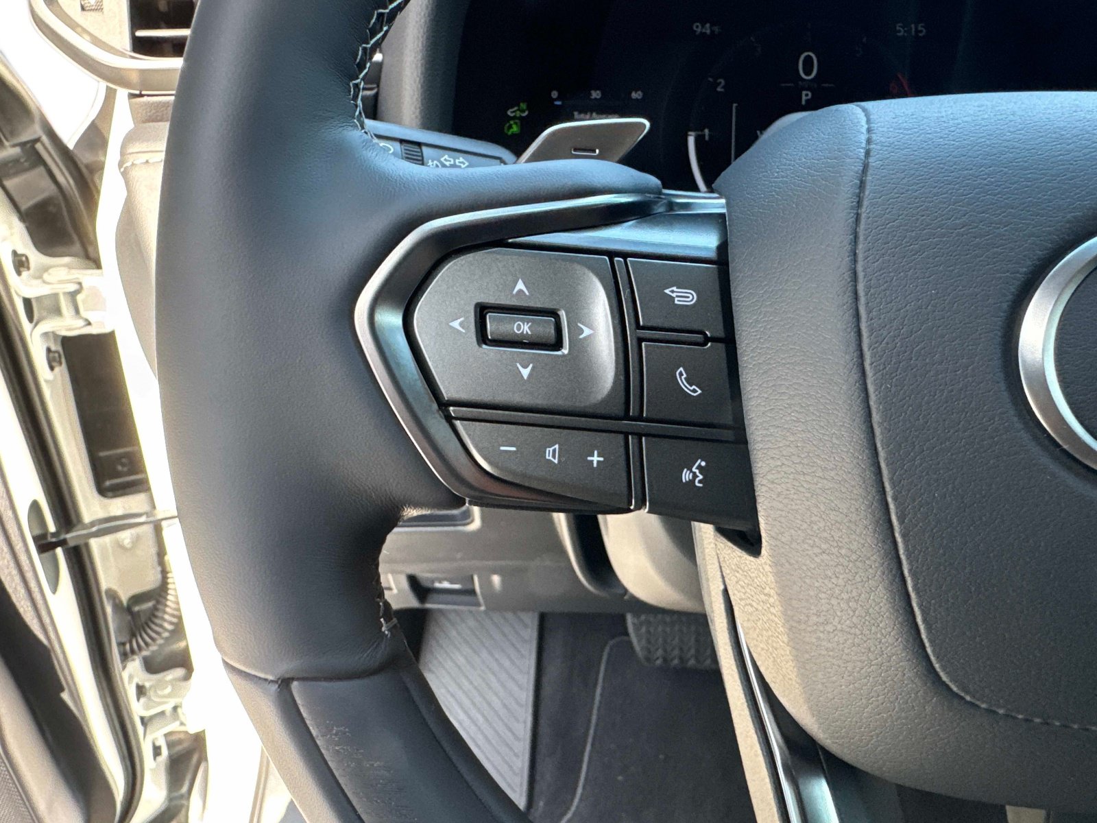 New 2026 Lexus LX 700h Luxury AWD/4WD image 32