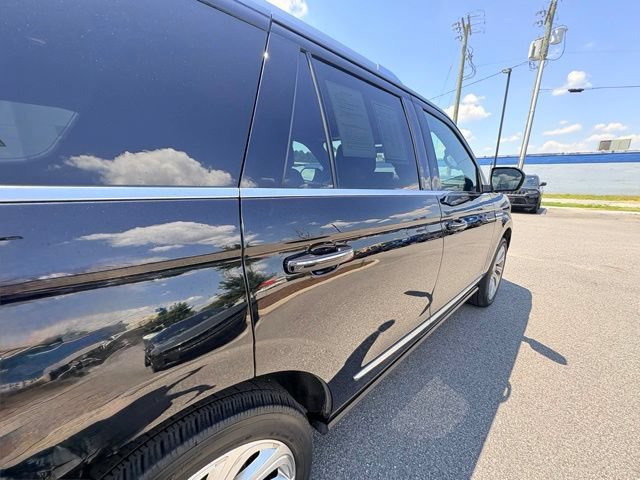 Used 2024 Lincoln Navigator Reserve AWD/4WD image 7