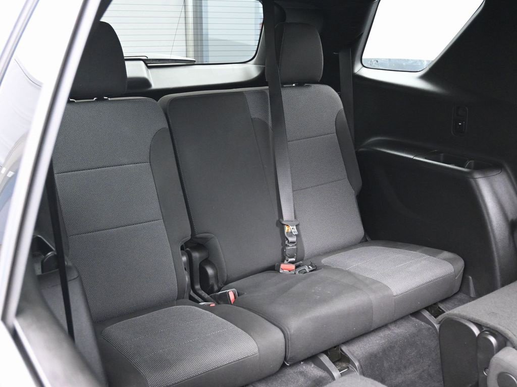 Used 2023 Chevrolet Traverse LT w/ LPO, Floor Liner Package image 34