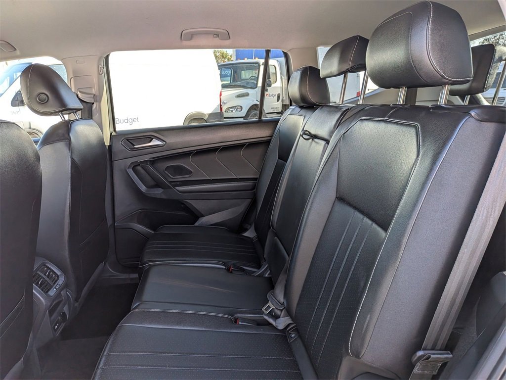 Used 2024 Volkswagen Tiguan SE image 27
