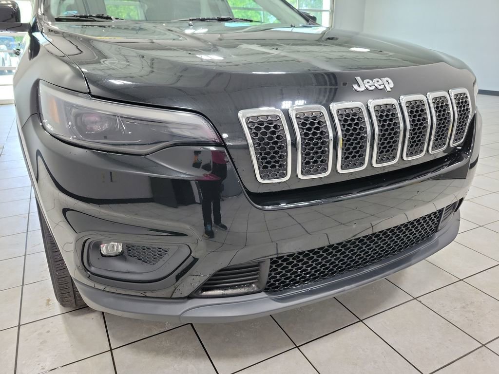 Used 2020 Jeep Cherokee Latitude Plus w/ Cold Weather Group AWD/4WD image 24