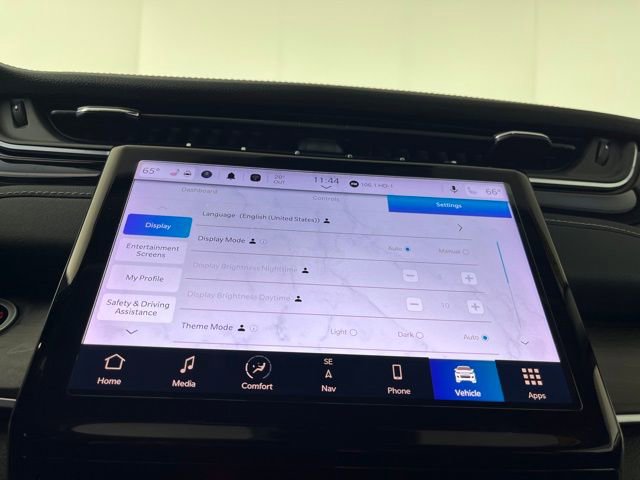 Used 2024 Jeep Grand Cherokee Limited w/ Black Appearance Package image 30