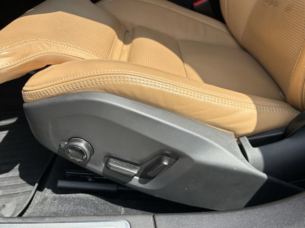 Used 2023 Volvo S90 B6 Ultimate w/ Lounge Package AWD/4WD image 13