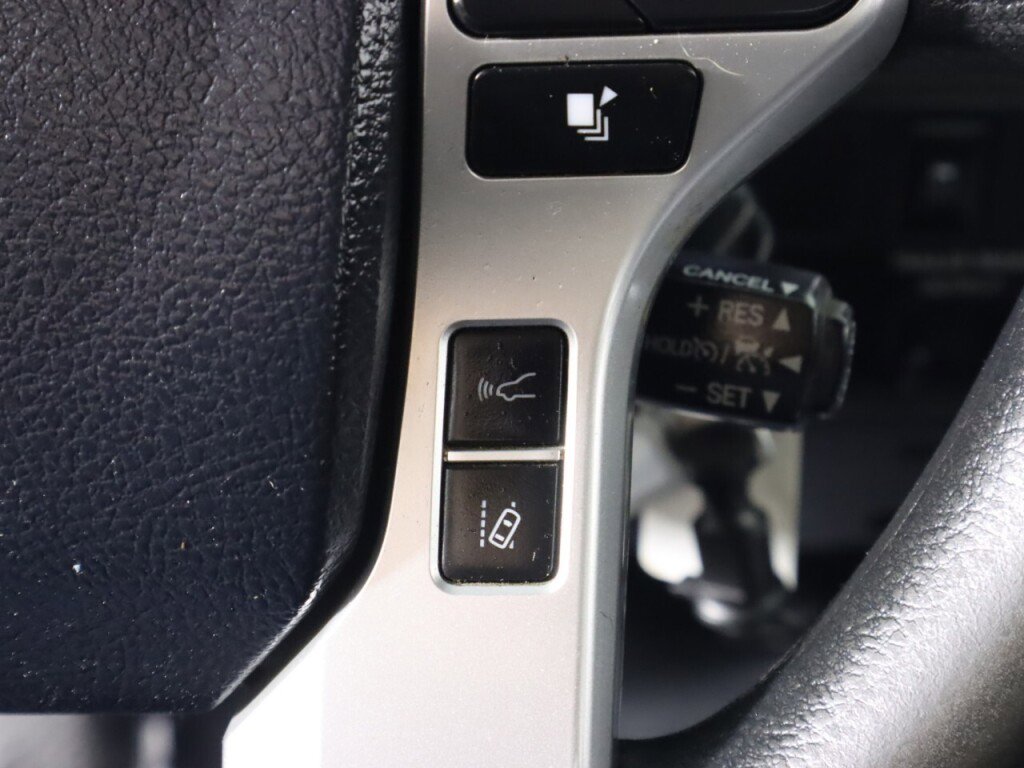 Used 2018 Toyota Tundra SR5 w/ TRD Off Road Package image 17